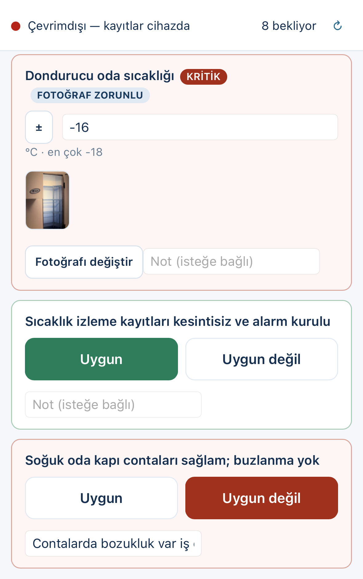 Verestra saha uygulaması: çevrimdışı rozet, sıcaklık ölçümü ve uygun / uygun değil seçimi